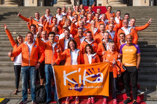 Hardlopers van het KiKa team in Berlijn voor de marathon