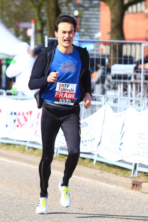 Utrecht Marathon: Ramon de la Fuente sprint naar de finish