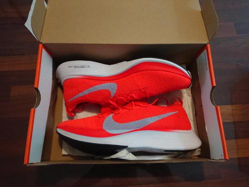 Unboxing Nike Vaporfly 4% Flyknit Marathon schoenen